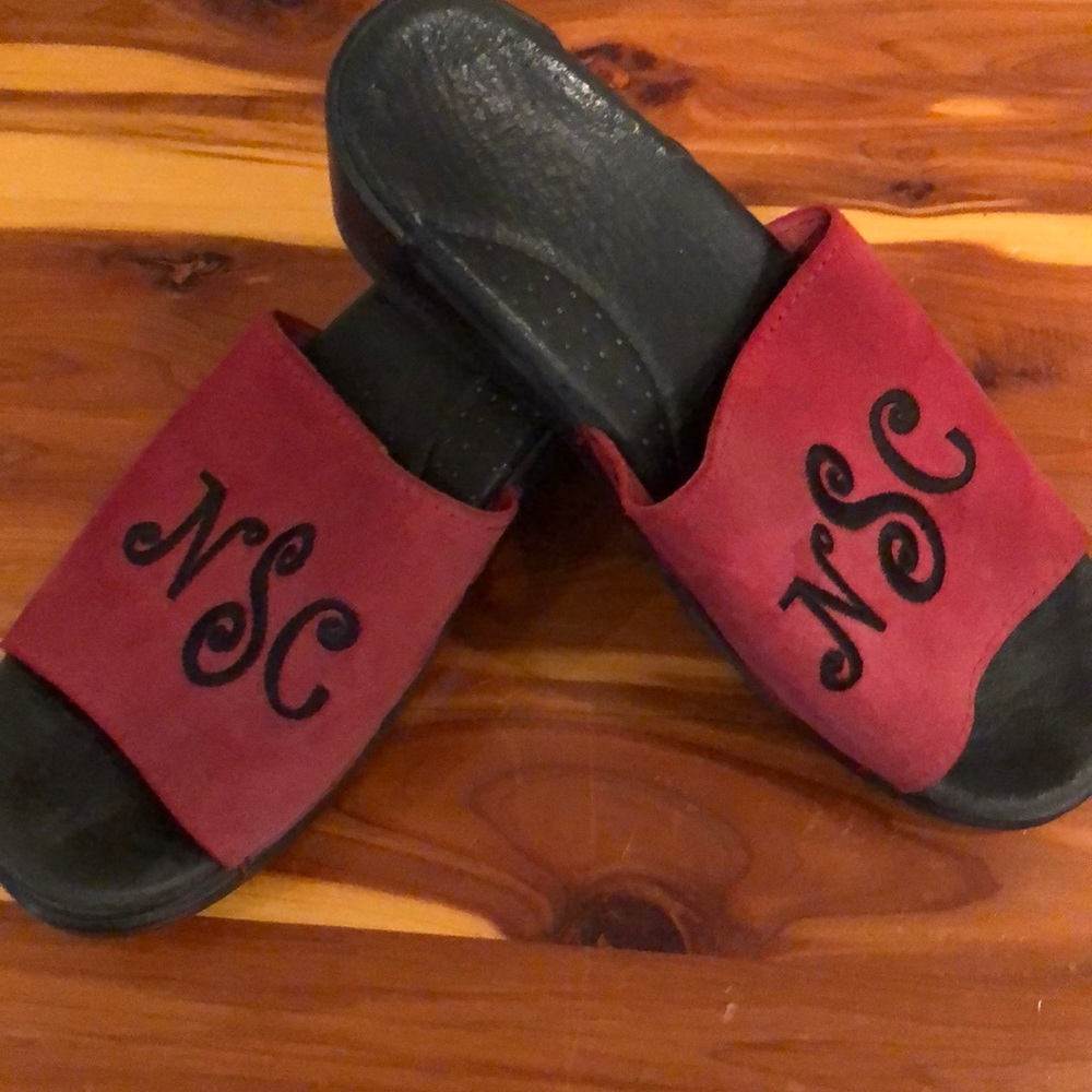 Monogrammed wedge slides with NSC NC State